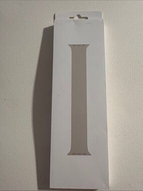 AUTHENTIC Apple Watch Sports
Natural Beige Band 41mm Brand New